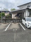 日吉2丁目バス停前  月極駐車場 駐車場外観写真 2枚目