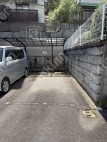 清水ガレージ 月極駐車場 車室写真 3枚目